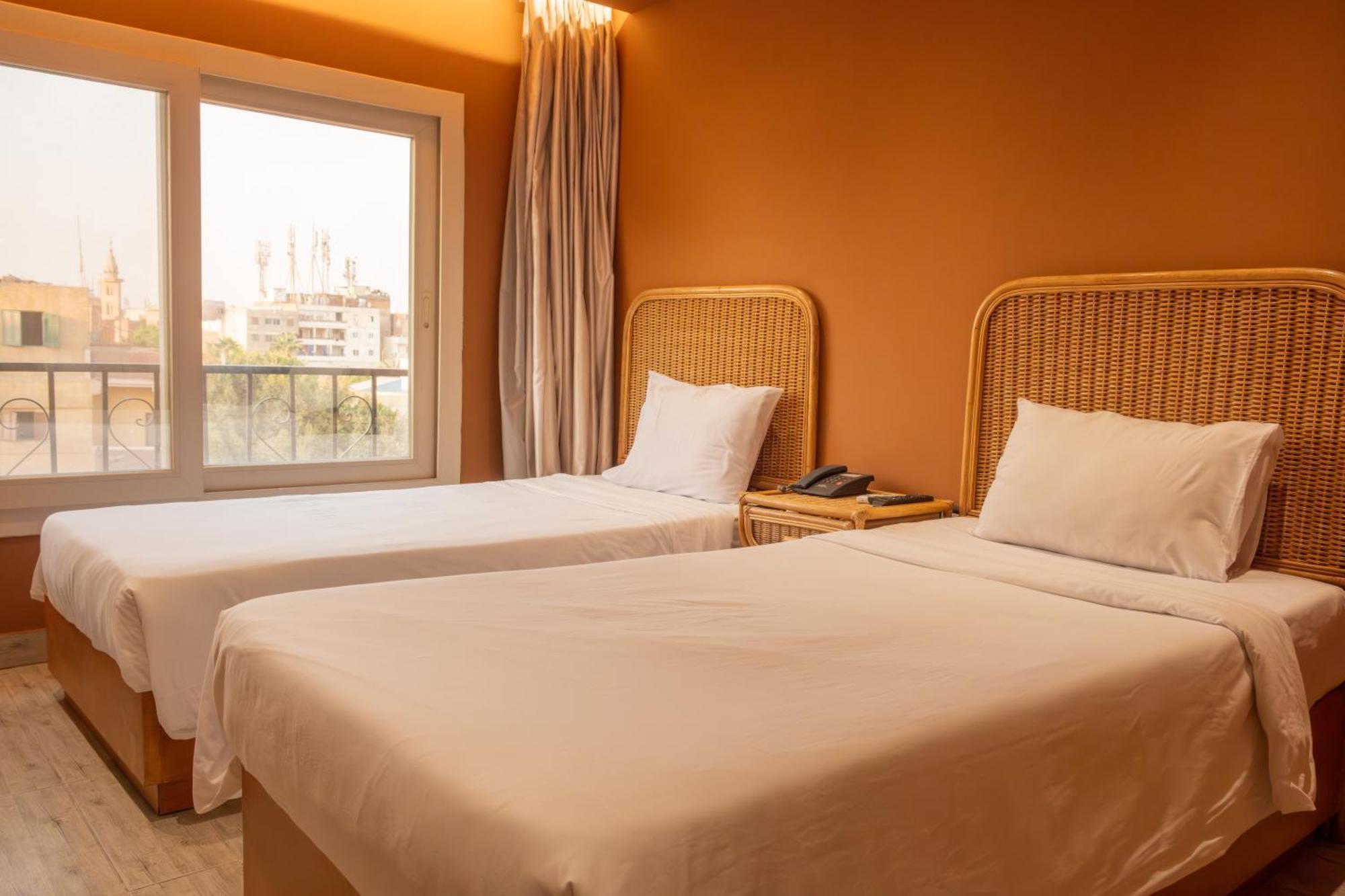 Kafret el-Gabal Jimmy Pyramids Hotel מראה חיצוני תמונה